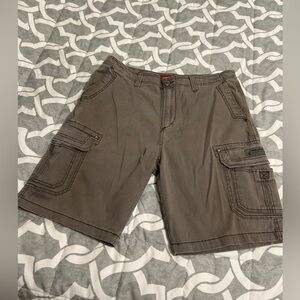 UnionBay~Men’s Classic Fit~Vintage Wash~Multi-Pocket~Belted~Cargo Shorts~Size 36
